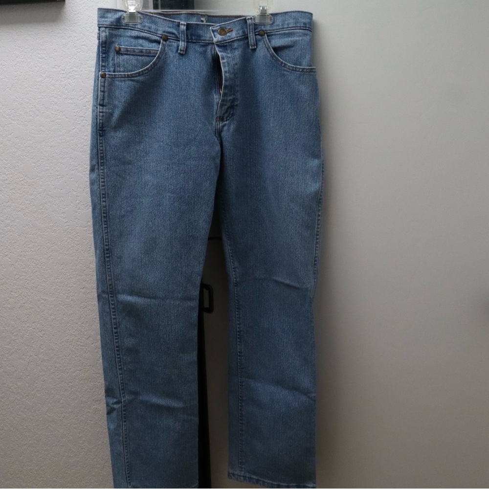 Wrangler Straight-Leg Light Blue Denim Jeans